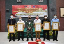 Danrem 043/Gatam Beri Piagam Penghargaan Kepada Insan Pers