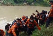 Lakukan Gabungan Basarnas Lampung bersama Tim SAR di Sungai Giham Way Kanan