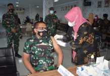 Kasrem 043/Gatam Laksanakan Vaksinasi Covid-19 Ke-II Bersama Forkopimda Provinsi Lampung