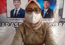 Kostiana Minta Masyarakat Sadar Jaga Kebersihan Lingkungan