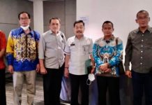 Tingkatkan Produktivitas Dan Pendapatan Rakyat, Kadisbun Provinsi Lampung Lakukan Penandatanganan SPK Peremajaan Kelapa Sawit Tahun 2021