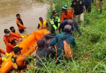 Basarnas Lampung Bersama Tim SAR Gabungan Berhasil Mengevakuasi Korban Tenggelam di Sungai Way Umpu Kabupaten Way Kanan