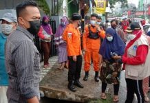 Basarnas Dan Tim SAR Gabungan Sigap Lakukan Pencarian Korban Anak Hanyut di Saluran Air Pasar Tugu