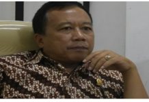Anggota Dewan Hardik Wartawan, Tak Terima Diberitakan Saat Merokok