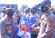 PT. Sinar Jaya Agro Investama Melalui Polda Lampung Salurkan 100 Ton Beras Untuk Masyarakat