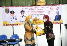 DPRD Provinsi Lampung Bagikan Paket Sembako, Bantu Masyarakat yang Membutuhkan