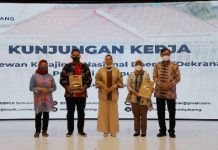 Kunker ke BBLK Semarang, Ketua Dekranasda Kirim Perancang Busana Muda Lampung