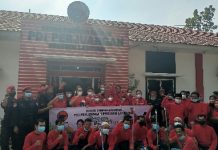 Songsong Bulan Suci Ramadhan PDI Perjuangan Lampung Bersih-Bersih 1000 Masjid