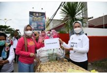 Peringati Hari Kartini, Sekretaris DPRD Lampung Berbagi