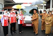 Gubernur Arinal Beri Bantuan Mobil Ambulan Jenazah Kepada PMI Lampung