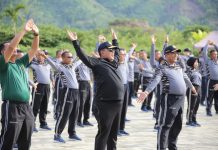 Gubernur Arinal dan Danlanal Kolonel Laut (P) Zul Fahmi Olahraga Bersama