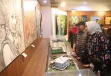 Ketua Dekranasda Provinsi Lampung Kunjungi Perpustakaan Expo Unila 2022
