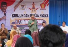Prihatin Harga Kebutuhan Pokok Naik, Sekjen Gerindra Bagikan Ratusan Paket Sembako di Lamsel