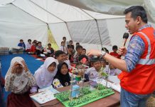 Berbagi Kebahagiaan dengan Anak-anak Penyintas Gempa Cianjur, Pegawai PLN Mengajar di Sekolah Darurat