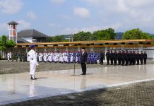 Sekdaprov Pimpin Upacara Ziarah dan Tabur Bunga di Taman Makam Pahlawan