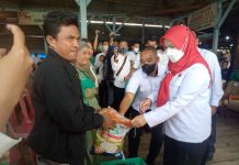 Kunjungi Gudang Lelang Teluk, Walikota Bandarlampung Berikan Bantuan
