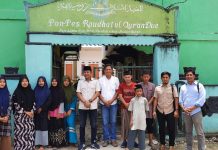 Dua Pondok Pesantren Terima Sembako dari Polres Pesisir Barat