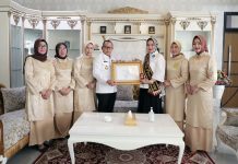 Riana Sari Arinal Terima Penghargaan Wiyata Dharma Pratama dari Mendikbudristek