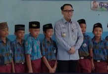 Bupati Raden Adipati dan Istri Kunjungi SDN 2 Bhakti Negara