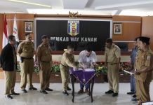 Sekdakab Way Kanan Pimpin Acara Sosialisasi dan Penandatanganan SPK