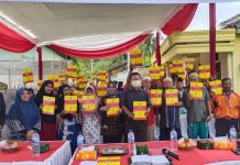 Aprilliati Sosialisasikan Perda Bantuan Hukum pada Masyarakat Kelurahan Keteguhan