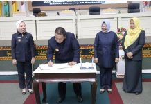 Gubernur Arinal–Pimpinan Dewan Tandatangani Raperda APBD Perubahan Tahun Anggaran 2023