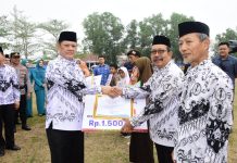 Peringati HUT PGRI Ke-78, PJ Bupati Firsada Dukung Peningkatan Kualitas Pendidikan