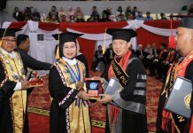 Ukir Prestasi Kepala BPKAD Lampung Jadi Wisudawan Terbaik Unila Tingkat Universitas