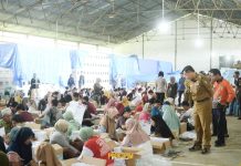 Bupati Dendi Tinaju Logistik Pemilu