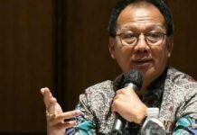 Mingrum Gumay Salurkan Hak Pilih di TPS 47