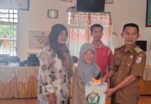 Pemerintah Tiyuh Cahyou Randu Salurkan BLT ke 10 KPM