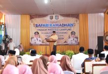 Safari Ramadhan di Pringsewu, Gubernur dan Ibu Riana Sapa Langsung Masyarakat