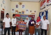 Jelang Hari Raya Idul Fitri Kepala Kampung Sidodadi Chairul Huda Bagikan BLT tahap 1