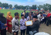 SMPN 17 Satu Atap Terima Penghargaan Predikat Terbaik ke-2 dari Pemda Kaur