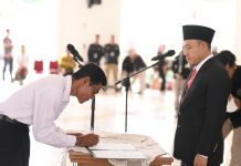 KPU Tuba Melantik 453 Anggota PPS di GSG Menggala