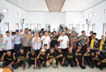Gubernur Arinal Serahkan Bantuan untuk Desa Baznas Sektor Peternakan di Menggala Timur
