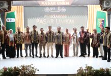 Gubernur Bersama Asisten Deputi Teknologi dan Informasi Kementerian BUMN Resmikan Pasar UMKM Lampung