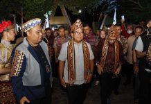 Pj. Gubernur Samsudin Bersama Sekretaris Dirjen Kebudayaan Fitra Arda Buka Festival Musik Tradisi Indonesia “Recaka Musik Lampung” di PKOR Way Halim
