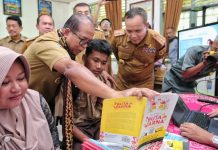 Pj. Gubernur Samsudin Tinjau Pelaksanaan PPDB dan Daftar Ulang di Sejumlah Sekolah