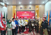 Pasangan Qudratul-Hankam Mendaftar di KPU Tulang Bawang