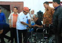 Pj. Gubernur Serahkan Bantuan dan Apresiasi Penurunan Angka Stunting di Lampung Barat