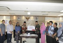 CSR: PTPN I Reg.7 Bantu Container Sampah Ke Pemkab Lampung Utara