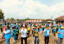 600 san Masyarakat Kecamatan Labuhan Ratu Senam Bersama Ela-Azwar Hadi
