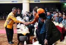 Hadiri Wisuda Sarjana Politeknik Negeri Batam, Jefridin Ajak Alumni Berdikari Membangun Batam