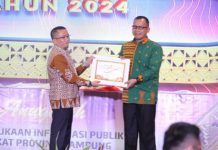Pemkot Metro Terima Penghargaan Keterbukaan Informasi Publik Tahun 2024