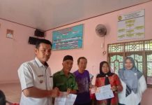 Tiyuh Bandar Dewa Salurkan BLT DD Tahap Tiga Kepada 24 Keluarga Penerima Manfaat (KPM)