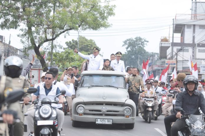 Masyarakat Sukacita Sambut Bupati Rudy dan Wabup Ade