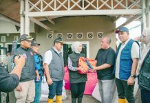 Kemensos Bantu Korban Banjir Kemensos Bantu Korban Banjir