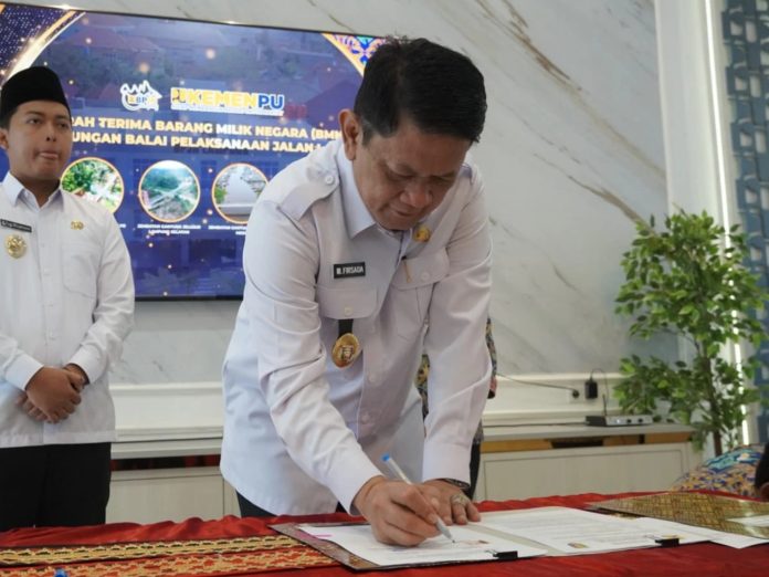 Plh Sekretaris Daerah Provinsi Lampung,