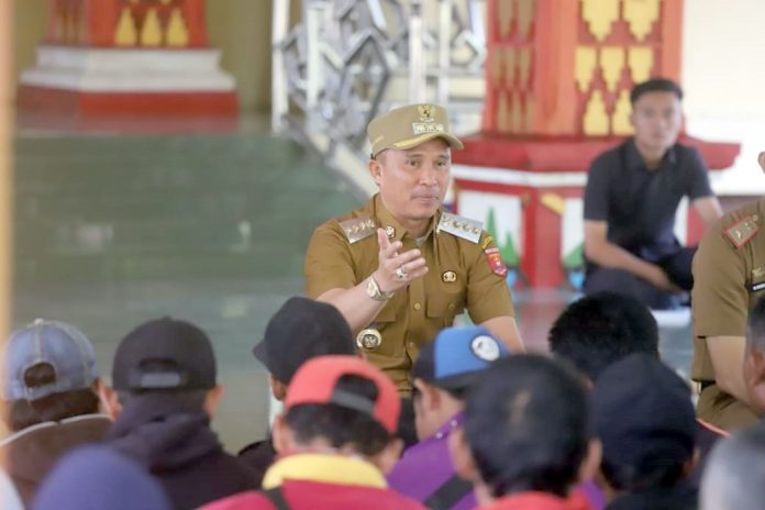 Bupati Lampung Barat, Parosil Mabsus